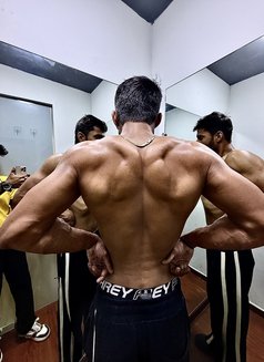 Sam - Acompañantes masculino in New Delhi Photo 4 of 10