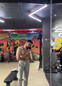 Karan - Male escort in New Delhi Photo 1 of 6