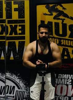 Karan - Male escort in New Delhi Photo 5 of 6