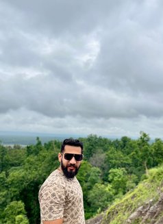 Karan - Male escort in New Delhi Photo 6 of 6