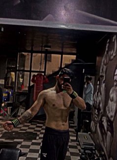 Karan - Male escort in New Delhi Photo 1 of 4