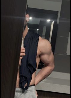 Pahadi boy is here (whiteman) - Acompañantes masculino in New Delhi Photo 2 of 4