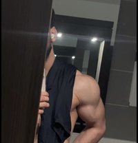Pahadi boy is here (whiteman) - Acompañantes masculino in New Delhi