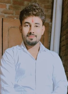 Karan - Male escort in New Delhi Photo 5 of 8