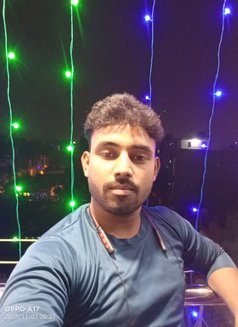 Karan - Male escort in New Delhi Photo 3 of 8