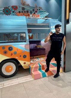 Karan Khatwani - Acompañantes masculino in Jaipur Photo 3 of 4