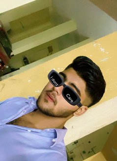 Karan Khatwani - Male escort in Jaipur Photo 5 of 8