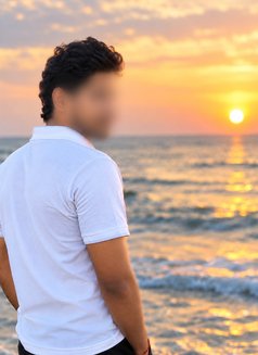 Karan - Male escort in Mumbai Photo 2 of 5