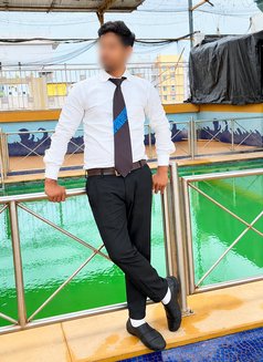 Karan - Male escort in Mumbai Photo 3 of 5