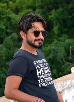 Karan Pande - masseur in Pune Photo 1 of 6