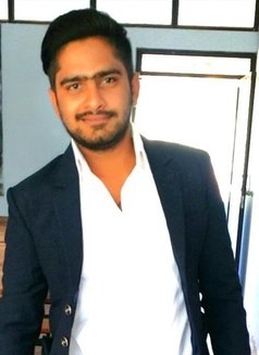 Karan Pande - masseur in Pune Photo 2 of 6