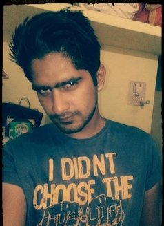 Karan Pande - masseur in Pune Photo 3 of 6