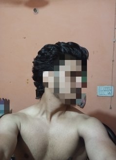 Karan Professional Massage Therapist - Intérprete masculino de adultos in New Delhi Photo 1 of 4