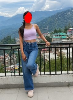 Karan Riddhi - puta in Kolkata Photo 2 of 3
