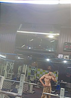 Karan Singh - Male escort in Noida Photo 5 of 7