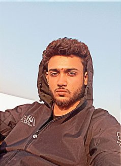 Karan Singh - Male escort in Noida Photo 7 of 7
