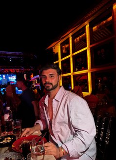 Karan - Male escort in İstanbul Photo 4 of 7