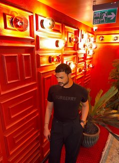 Karan - Male escort in İstanbul Photo 2 of 6