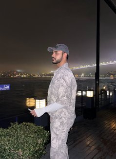 Karan - Male escort in İstanbul Photo 5 of 6