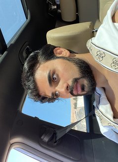 Karan - Male escort in Riyadh Photo 2 of 7