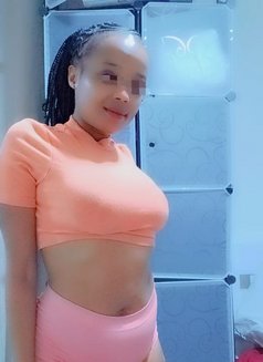 Kare 🦋 Sexy 🟢 Dimples❣️ - puta in Nairobi Photo 14 of 15