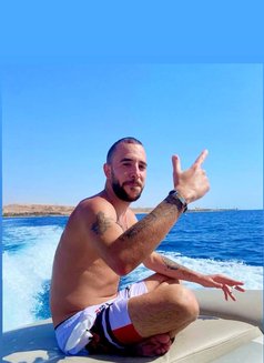 Kareem Jo - Male escort in Amman Photo 8 of 15