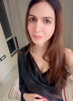 Kareena Chugh - Acompañante in Mumbai Photo 7 of 7
