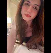 Kareena Chugh - companion in Mumbai