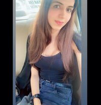 Kareena Chugh - companion in Mumbai