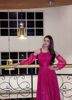 Kareena Chugh - companion in Mumbai Photo 12 of 13