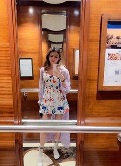 Kareena Chugh - companion in Mumbai Photo 14 of 16
