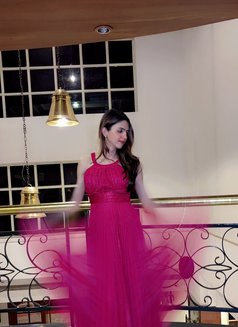 Kareena Chugh - companion in Mumbai Photo 16 of 16