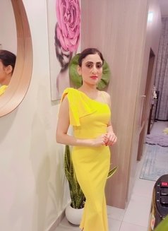 Kareena - puta in Dubai Photo 2 of 6