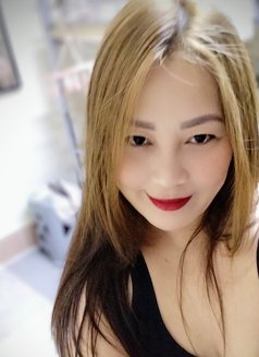 Karen - puta in Doha Photo 4 of 4