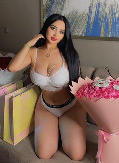 Karen New in Dubai - escort in Dubai Photo 7 of 11