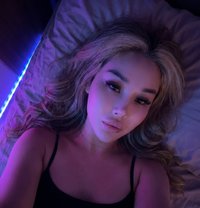 Kari̇na - escort in İstanbul Photo 3 of 15