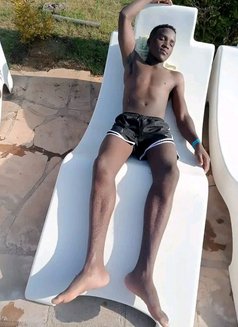 Kariid - Male escort in Nairobi Photo 3 of 7