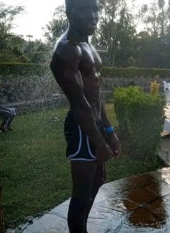 Kariid - Male escort in Nairobi Photo 4 of 7