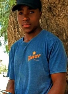 Kariid - Male escort in Nairobi Photo 6 of 7