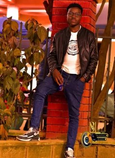 Kariid - Male escort in Nairobi Photo 7 of 7