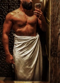 Karim Mix - Male escort in Dubai Photo 1 of 3