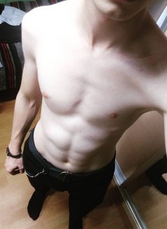 Karim - Male escort in Casablanca Photo 1 of 3