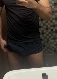 Karim dominant_massage therapist - Acompañantes masculino in Dubai Photo 2 of 3