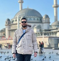 Karim - Male escort in Tunis
