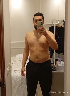 Karim - Male escort in Tunis Photo 2 of 2