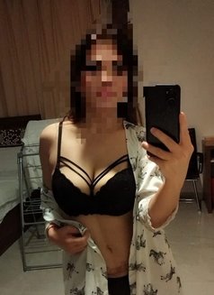 Karima - escort in Muscat Photo 7 of 13