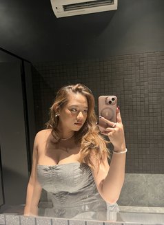 Karin Big Tits - puta in Jakarta Photo 23 of 26