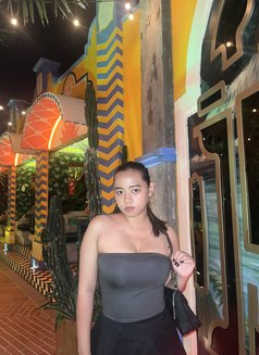 Karin Big Tits - puta in Jakarta Photo 24 of 26