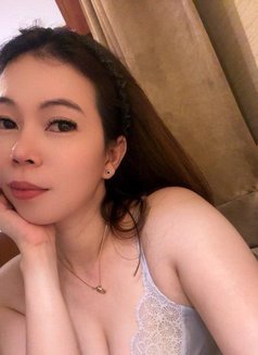 Karin - puta in Jakarta Photo 1 of 3