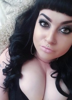 Karina - escort in Dubai Photo 1 of 10